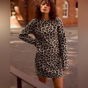 100% Silk Leopard Print Long Sleeve Dress
Joseph